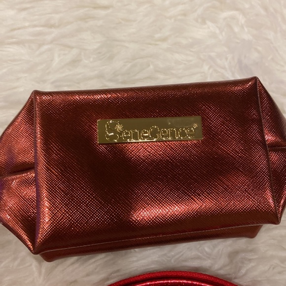 Set of Four Senegence Makeup Bags - Picture 5 of 10